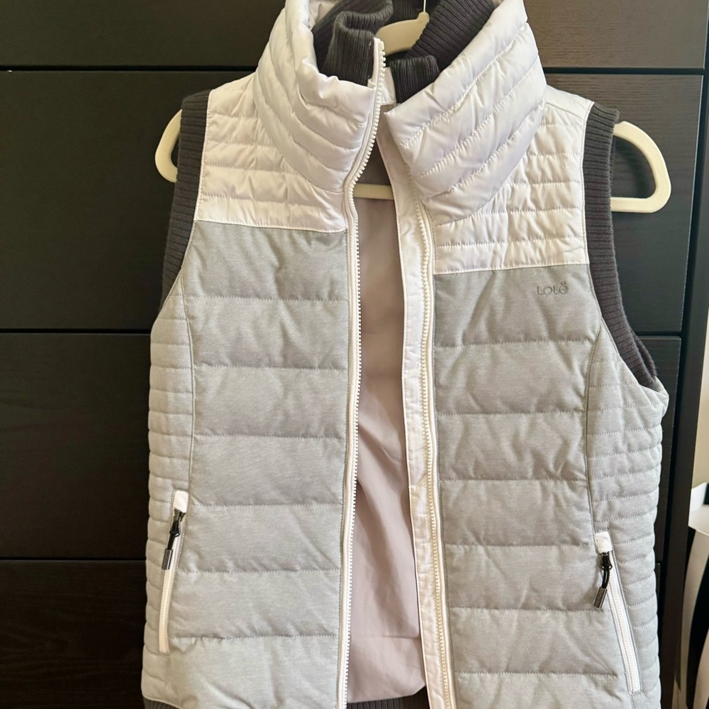 Lole Women's Two-Tone Quilted Vest - Gray and White